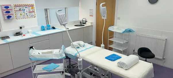 hair transplant manchester room clinic 03